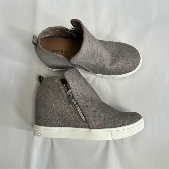 Torrid Perforated Wedge Sneaker Size 10.5 WW - Picture 1 of 10